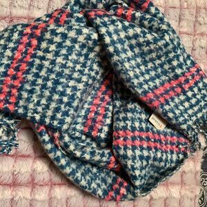 NWT Pistil Scarf